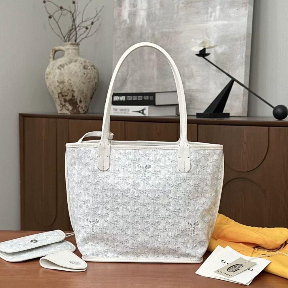 Goyard Women Pre-Loved Bag Very Good Condition